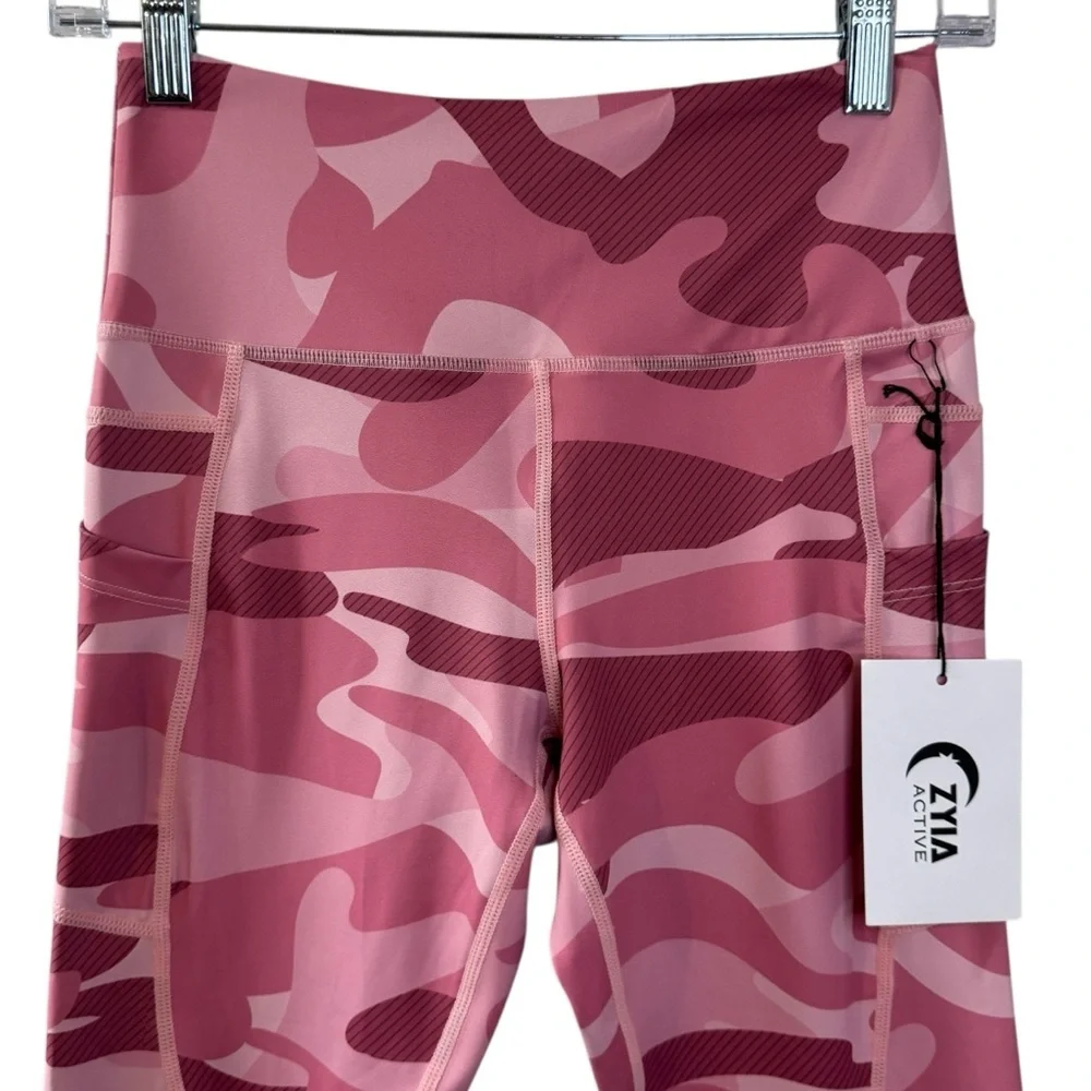 NWT ZYIA Pink Camo Pocket Light n Tight Hi-Rise Capris 20” Leggings Womens 4 - Picture 4 of 15